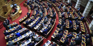 Κατατέθηκε η πρόταση δυσπιστίας - Συνυπογράφουν Κωνσταντινόπουλος και Παπαηλιού